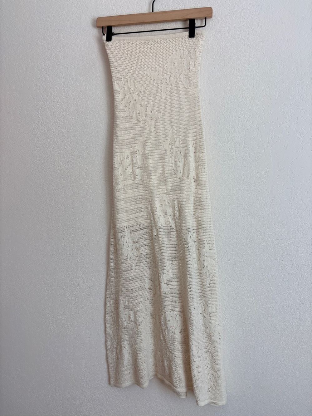 Abercrombie + Fitch Crochet Strapless Cream Lace Midi Dress - Picture 11 of 11